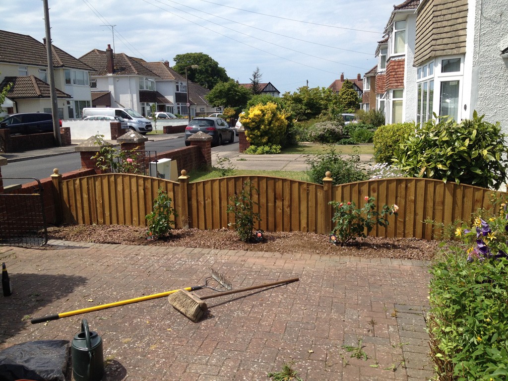 Front garden area re-planted